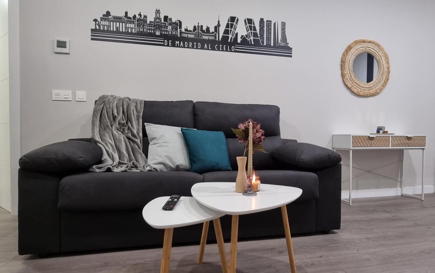 Torrejon Suites Торрехон-де-Ардос Экстерьер фото